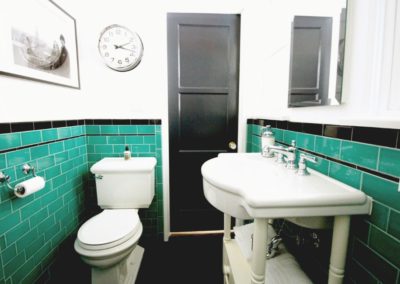 Pasadena House – Green Bathroom